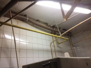 Cano de PVC que passou água fervente